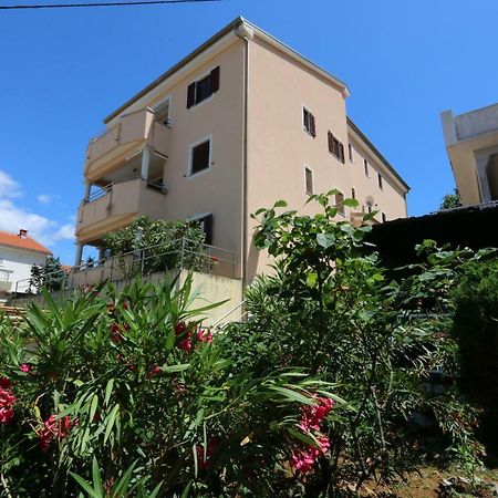 Apartment Dina Šilo Eksteriør billede