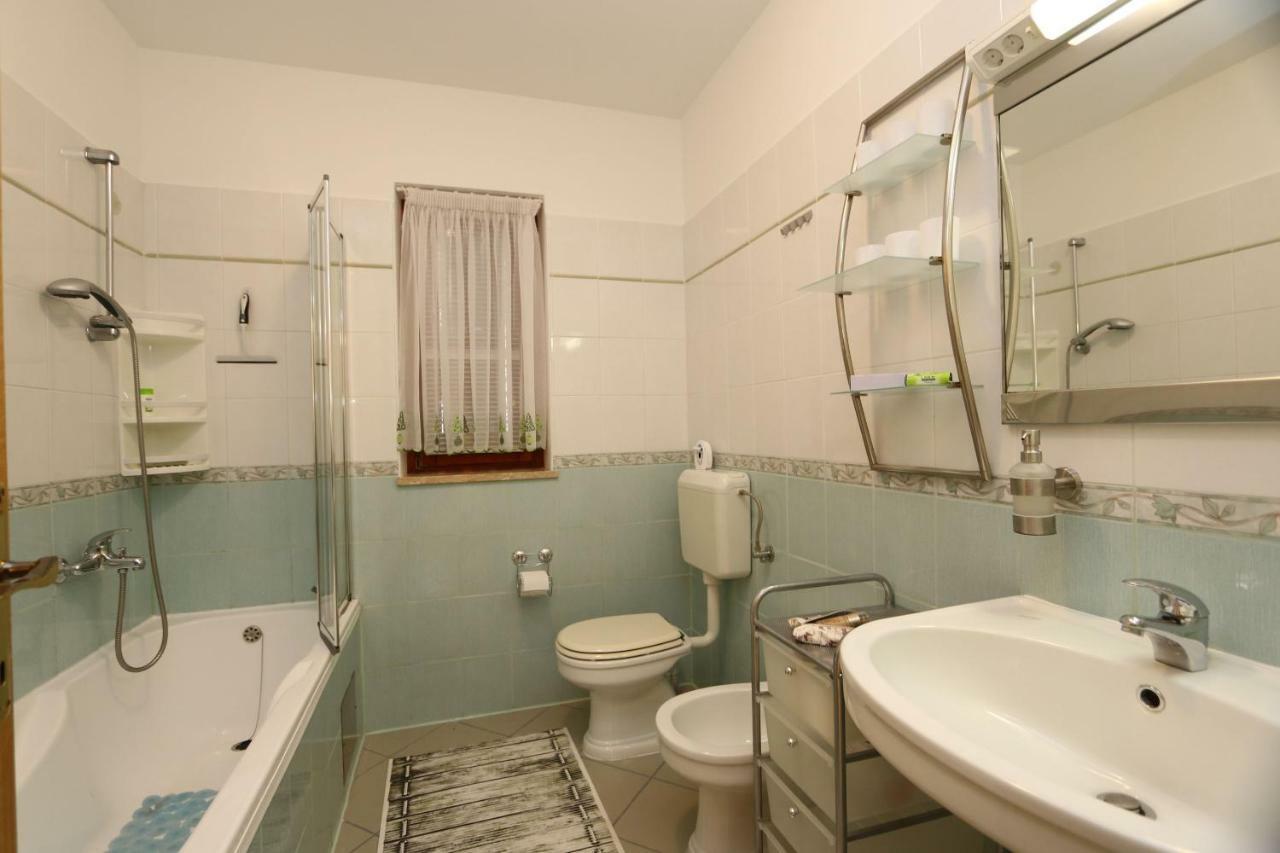 Apartment Dina Šilo Eksteriør billede