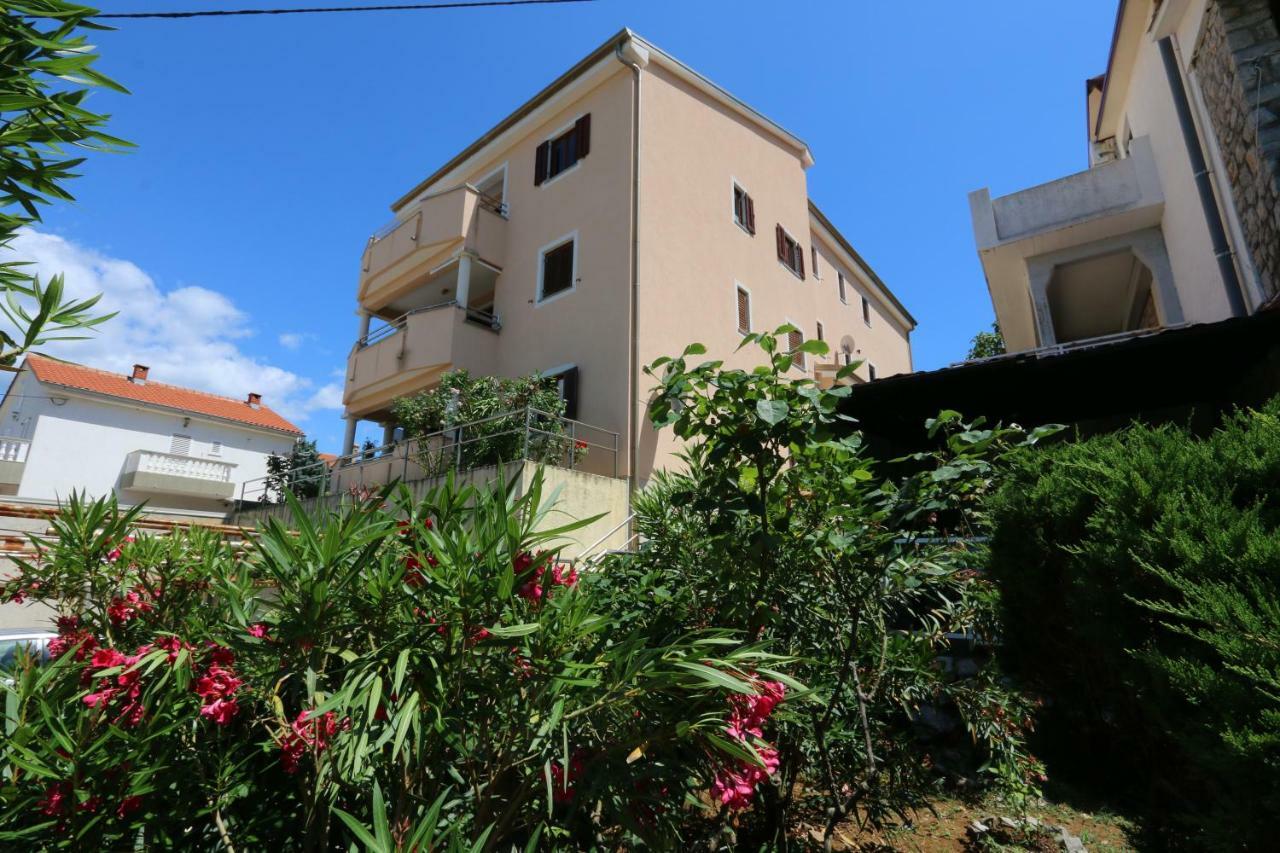 Apartment Dina Šilo Eksteriør billede